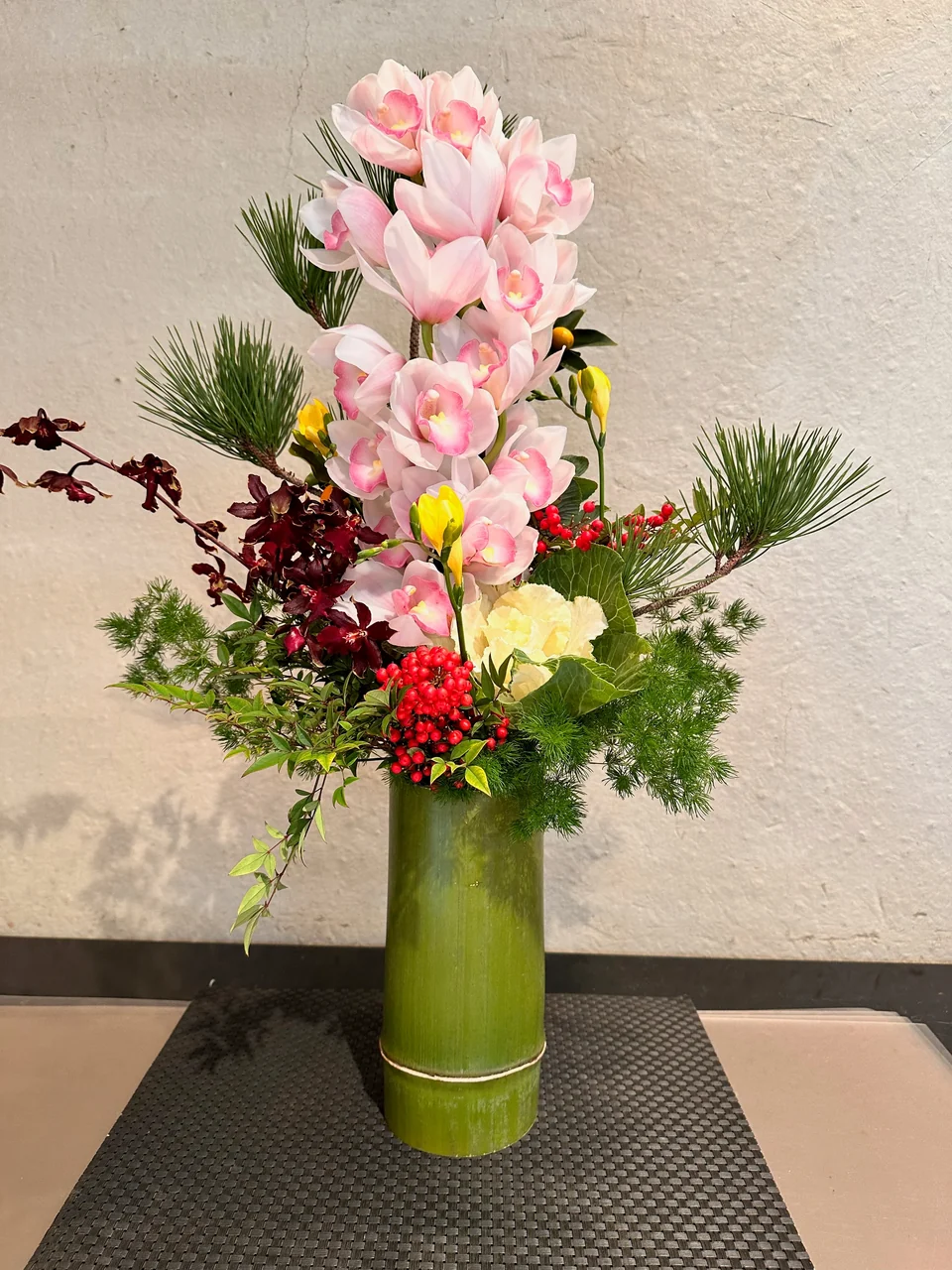 正月の青竹とお花
